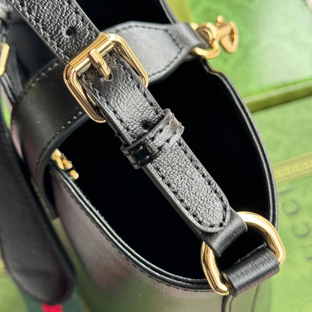 MINI BUCKET SHOULDER BAG 20 IN BLACK CALFSKIN GOLD HARDWARE