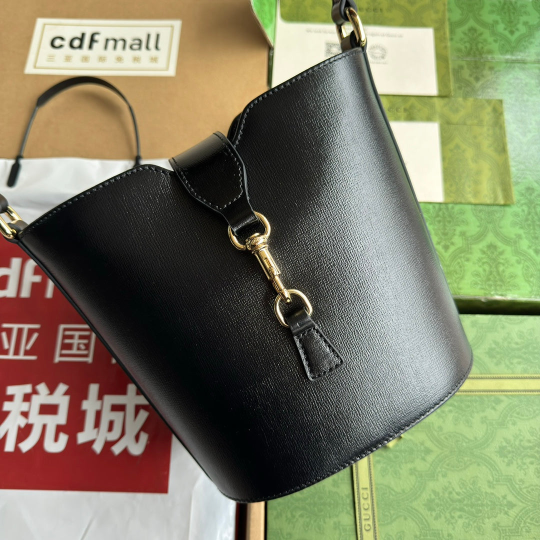 MINI BUCKET SHOULDER BAG 20 IN BLACK CALFSKIN GOLD HARDWARE