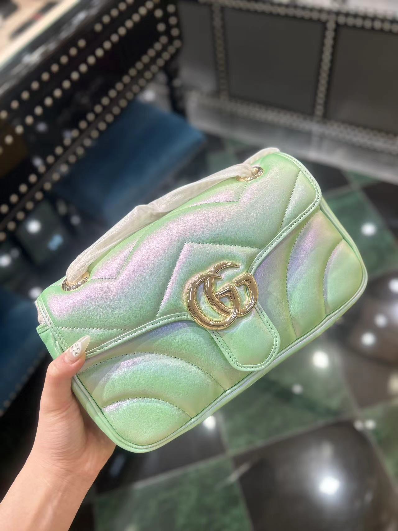 GG MARMONT 26 MEDIUM SHOULDER BAG GREEN IRIDESCENT CALFSKIN