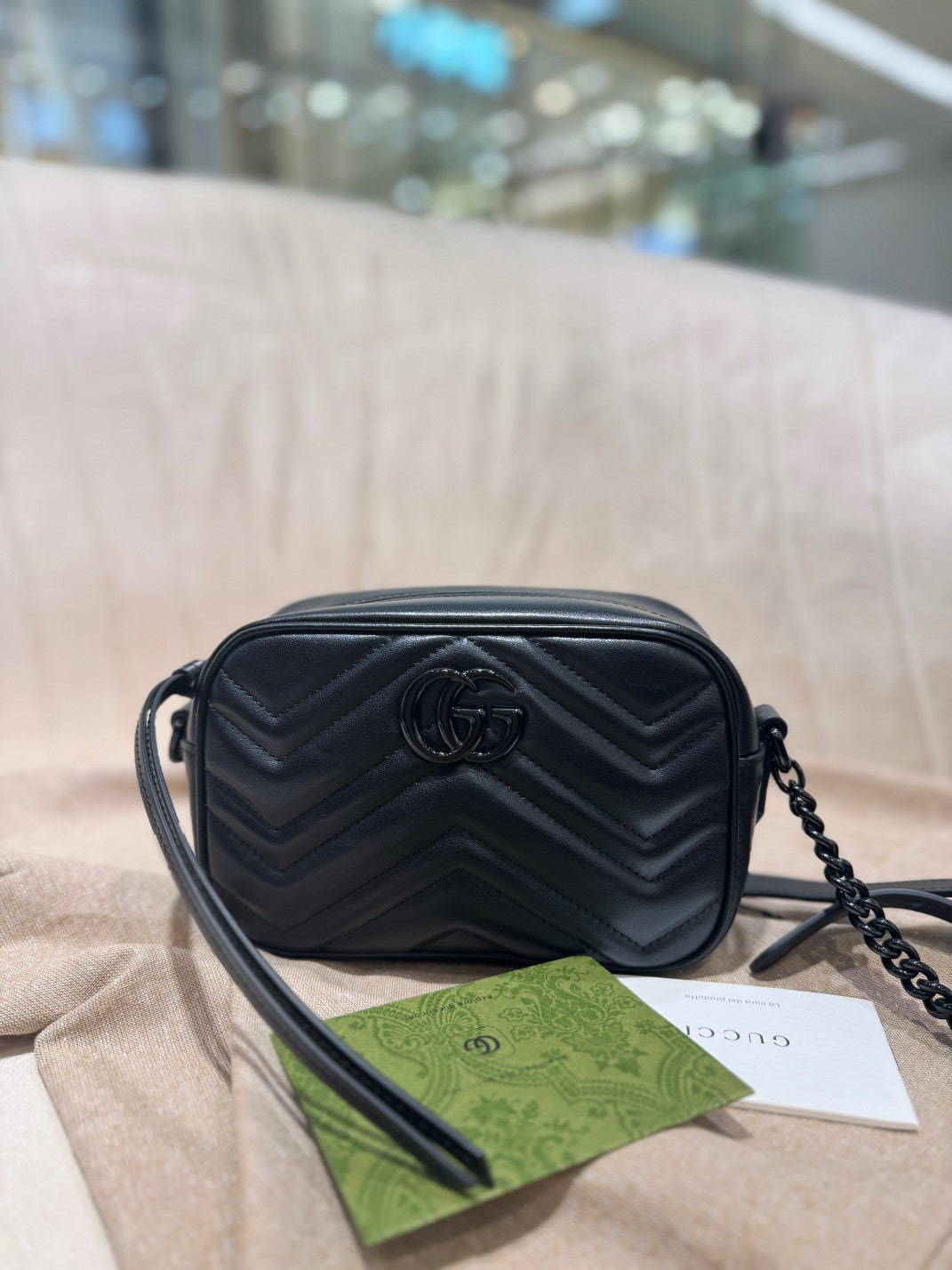 GG MINI 18 MARMONT MATELASSÉ SHOULDER BAG BLACK CALFSKIN