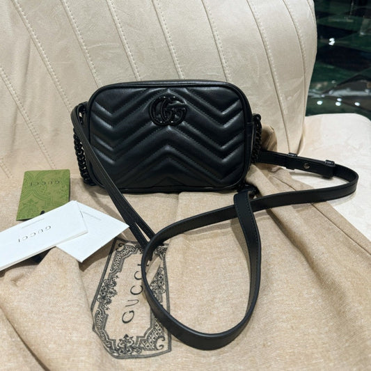 GG MINI 18 MARMONT MATELASSÉ SHOULDER BAG BLACK CALFSKIN