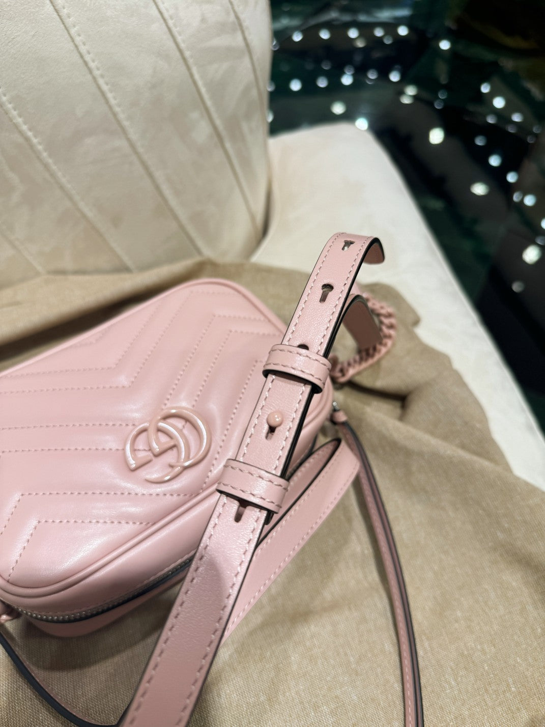 GG MINI 18 MARMONT MATELASSÉ SHOULDER BAG LIGHT PINK CALFSKIN