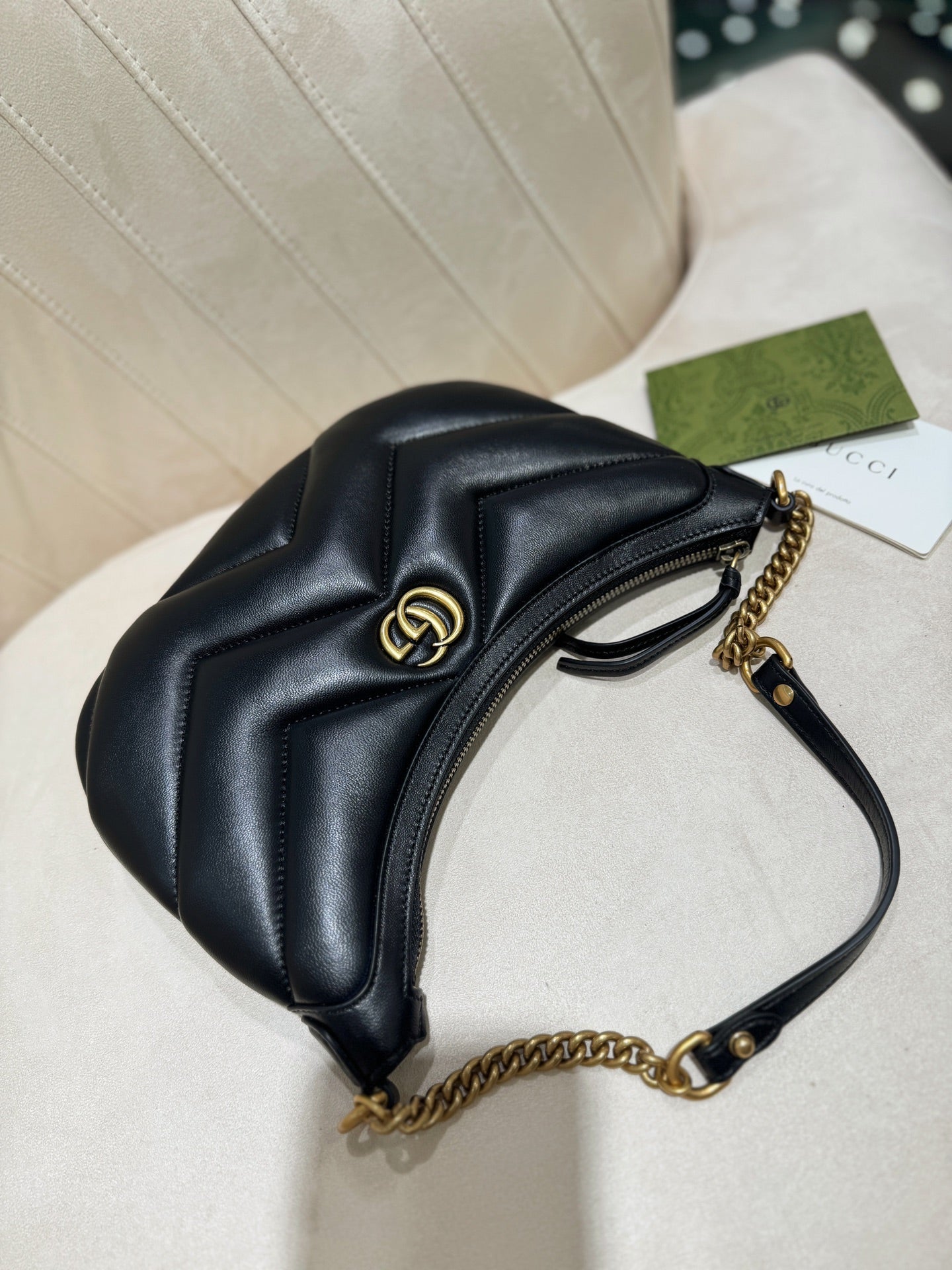 GG SMALL 26 MARMONT BAG IN BLACK CALFSKIN