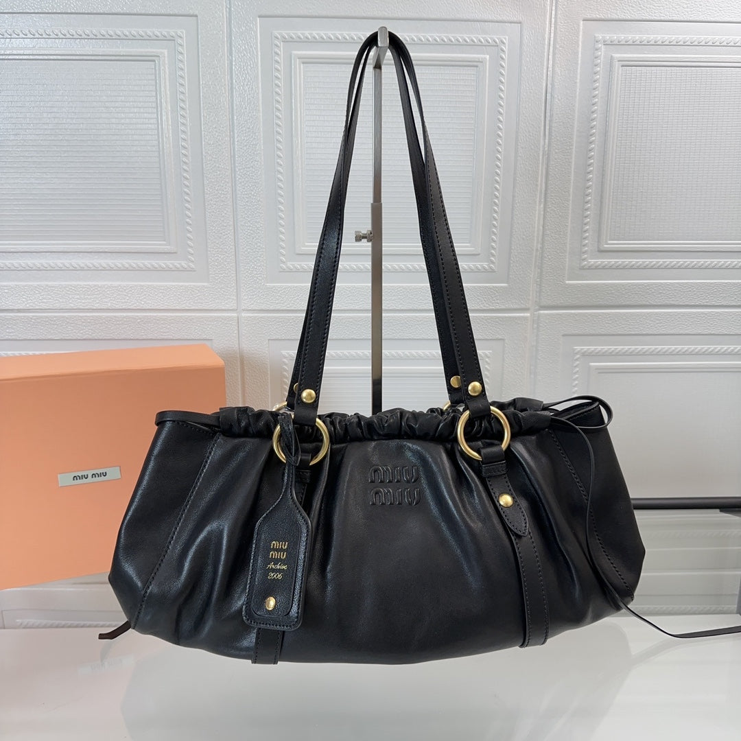 JOIE NAPPA SHOULDER BAG 44 IN BLACK CALFSKIN