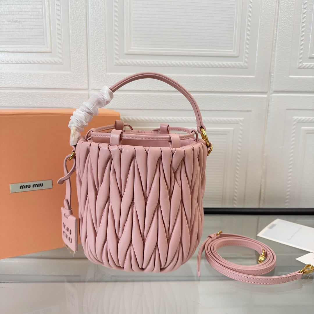 MATELASSÉ SMALL HANDBAG 17 IN LIGHT PINK LAMBSKIN