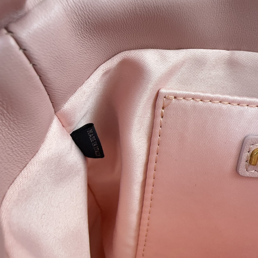 MATELASSÉ SMALL HANDBAG 17 IN LIGHT PINK LAMBSKIN