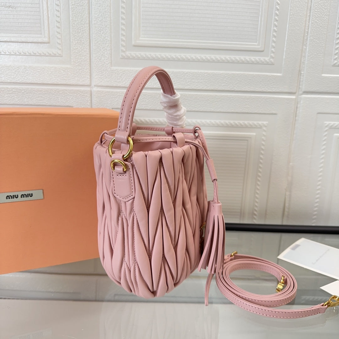 MATELASSÉ SMALL HANDBAG 17 IN LIGHT PINK LAMBSKIN