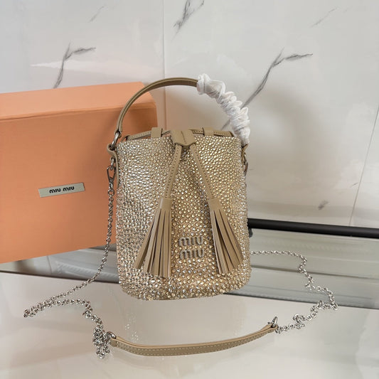 DIAMOND BUCKET BAG 17 IN ECRU BEIGE LAMBSKIN