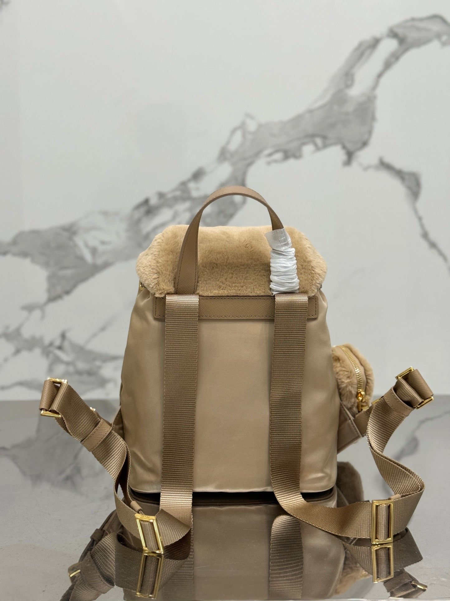 BACKPACK 25 IN BEIGE PARACHUTE FABRIC AND RABBIT FUR