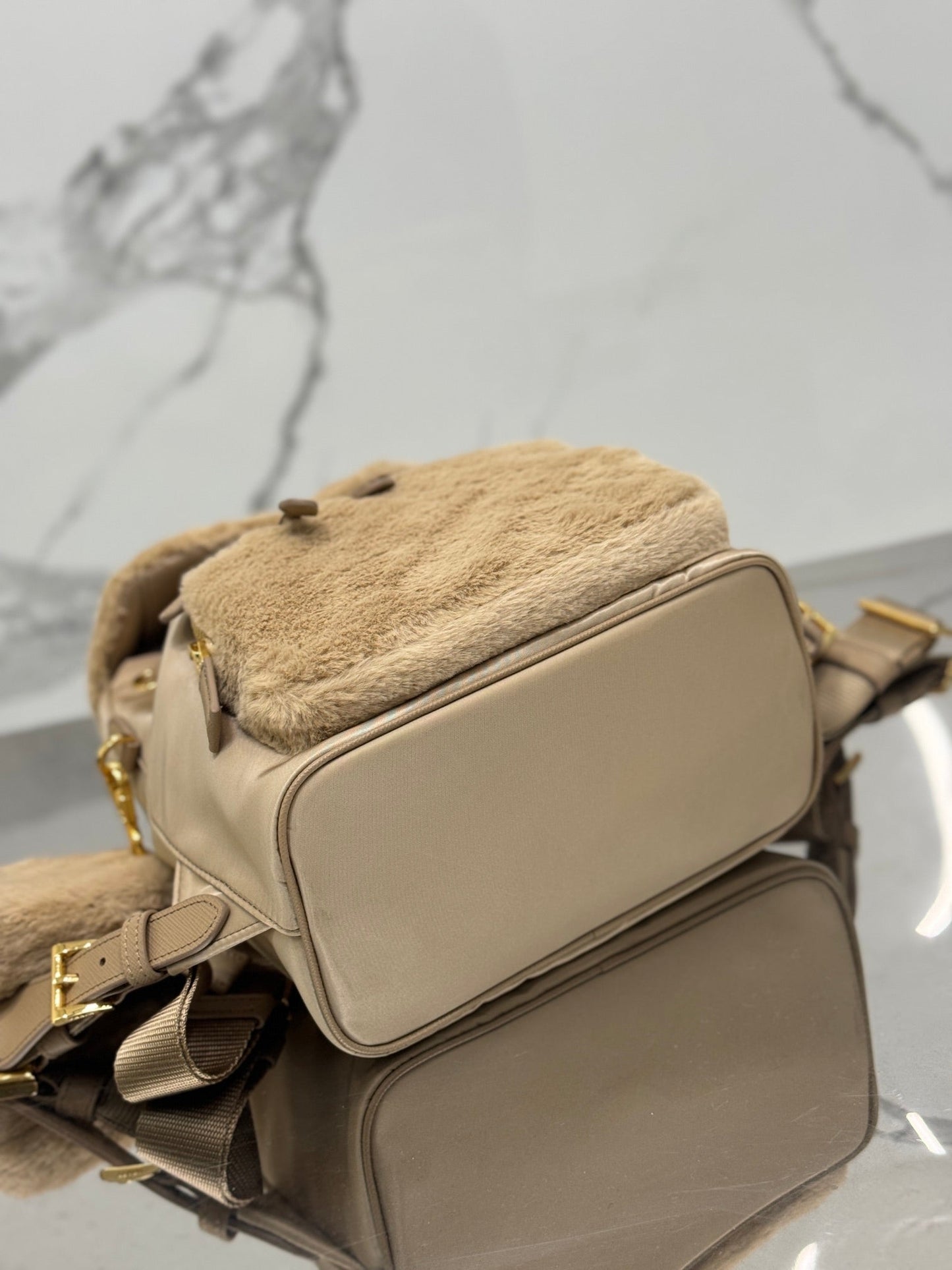 BACKPACK 25 IN BEIGE PARACHUTE FABRIC AND RABBIT FUR