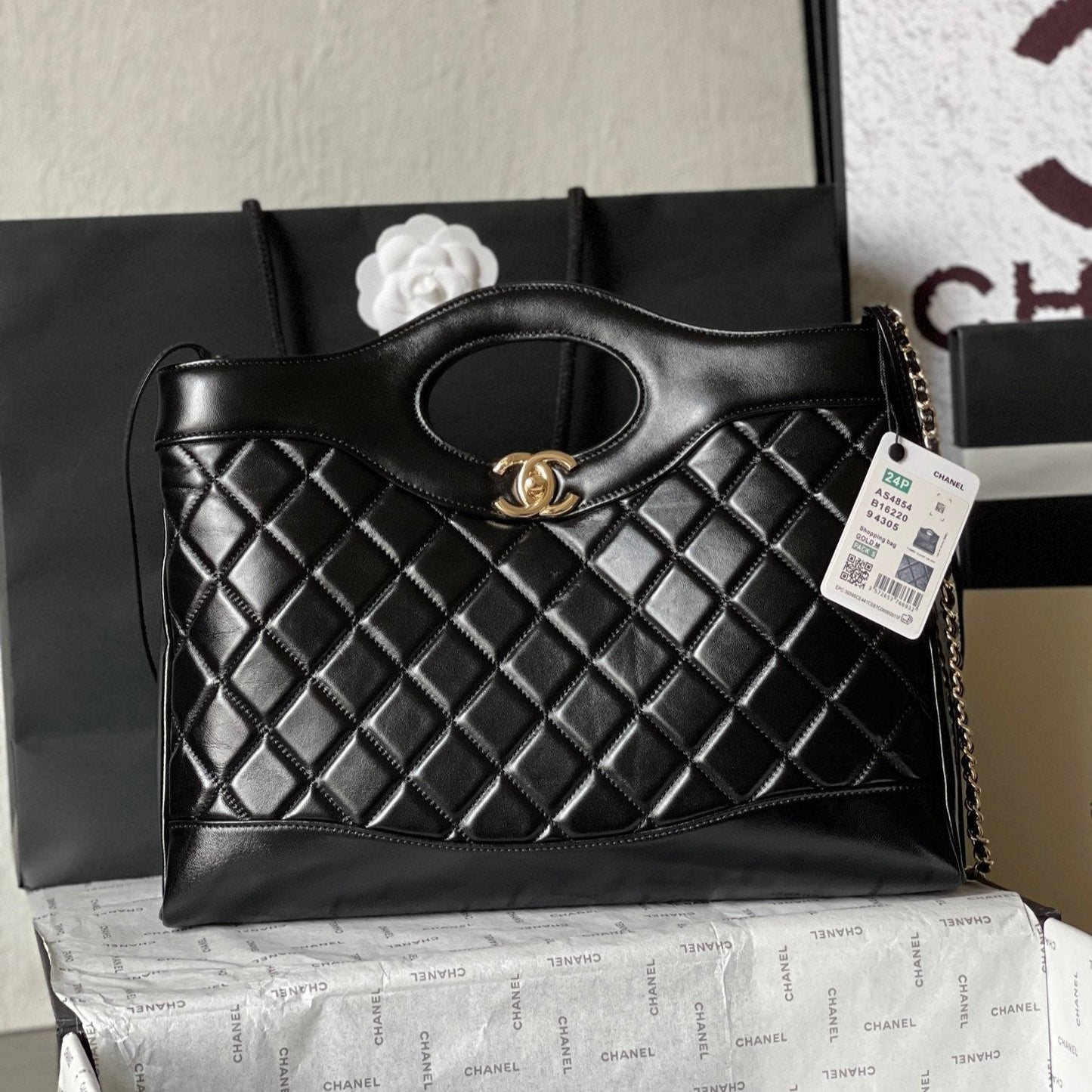 CC MEDIUM 36 SHOPPING BAG IN BLACK CALFSKIN