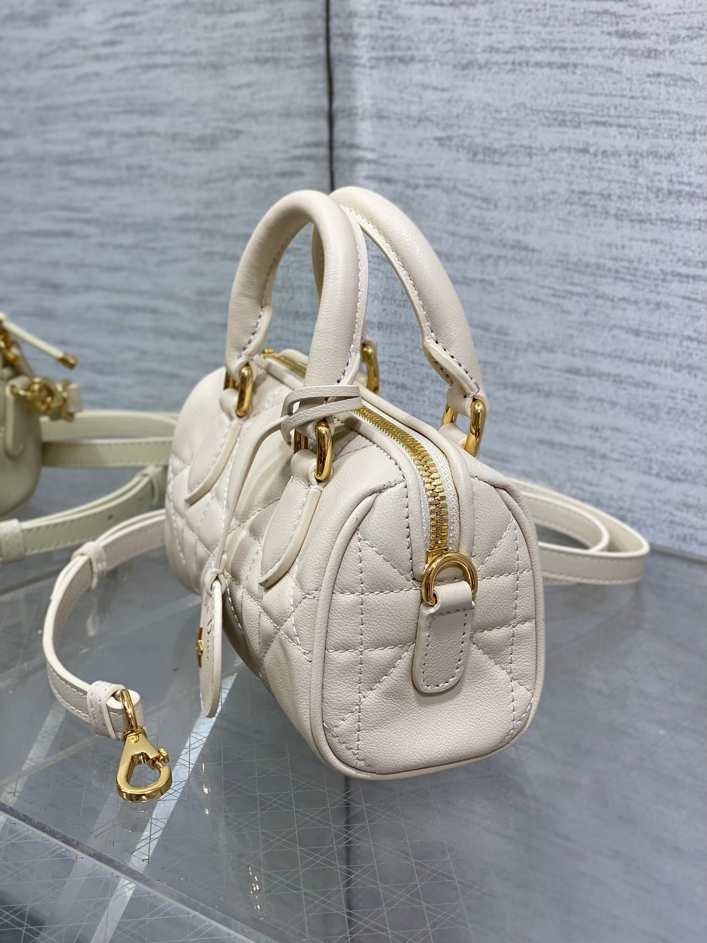 GROOVE MINI 17 BAG IN WHITE CREAM LAMBSKIN