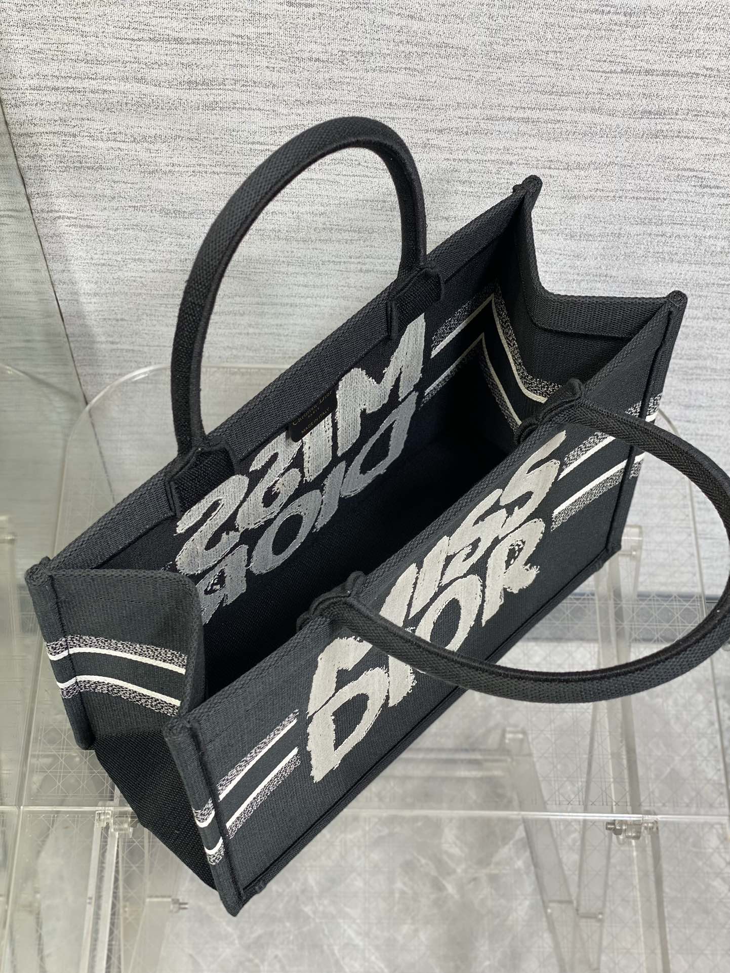 MEDIUM BOOK TOTE 36 IN BLACK MIX WHITE CANVAS 226507