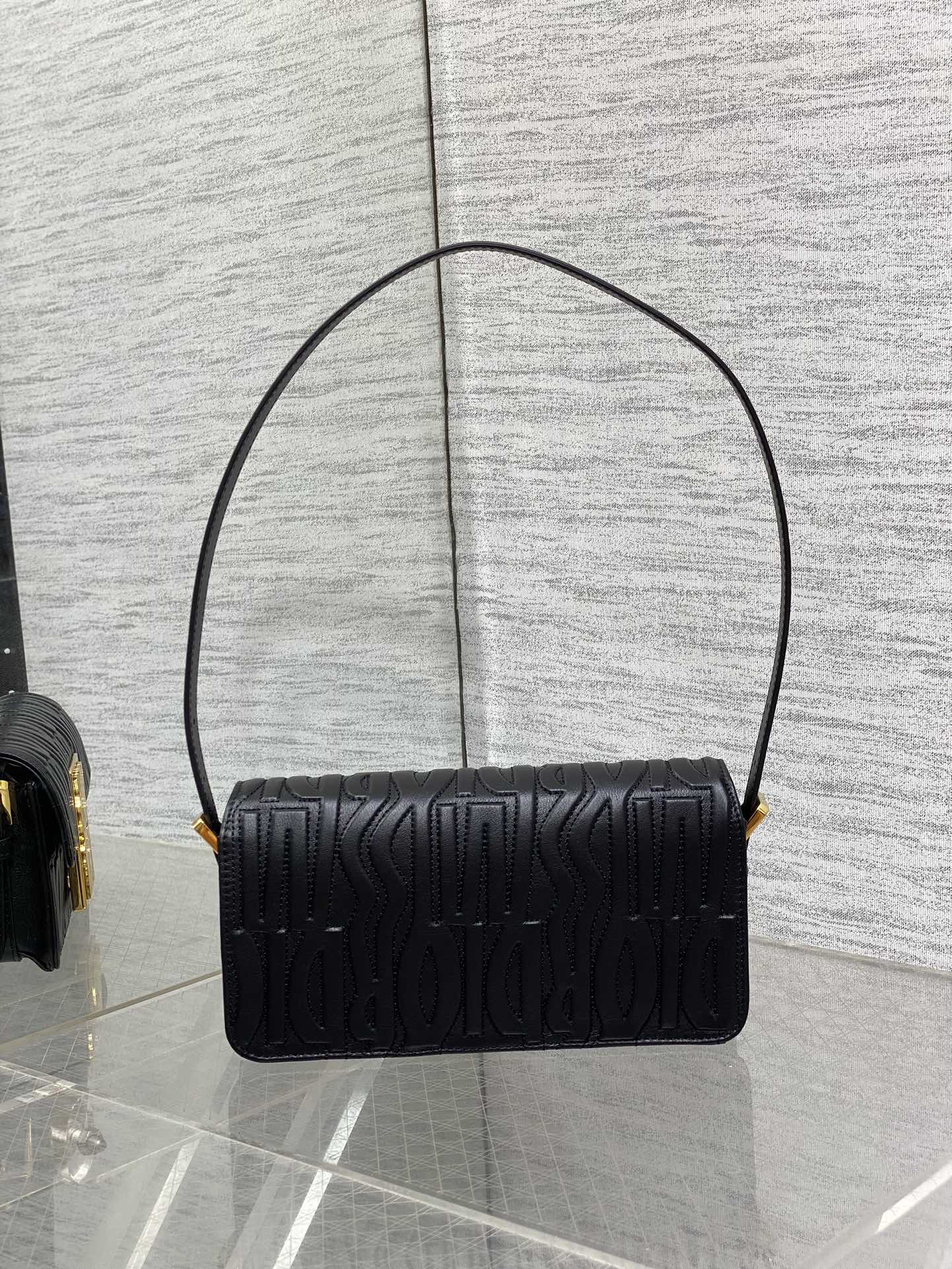 FLAP BAG 18 BLACK QUILTED ALLOVER CALFSKIN