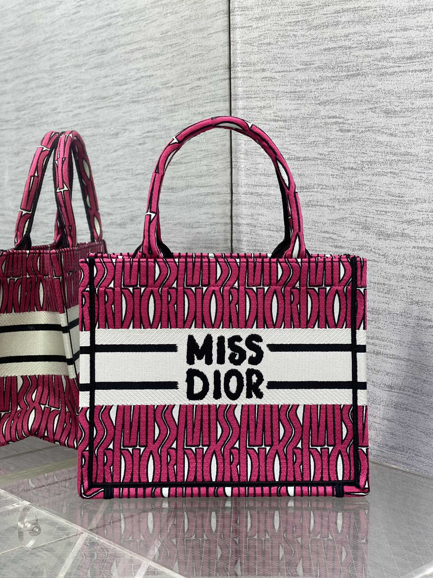 MISS TOTE 26 IN MAGENTA PURPLE CANVAS