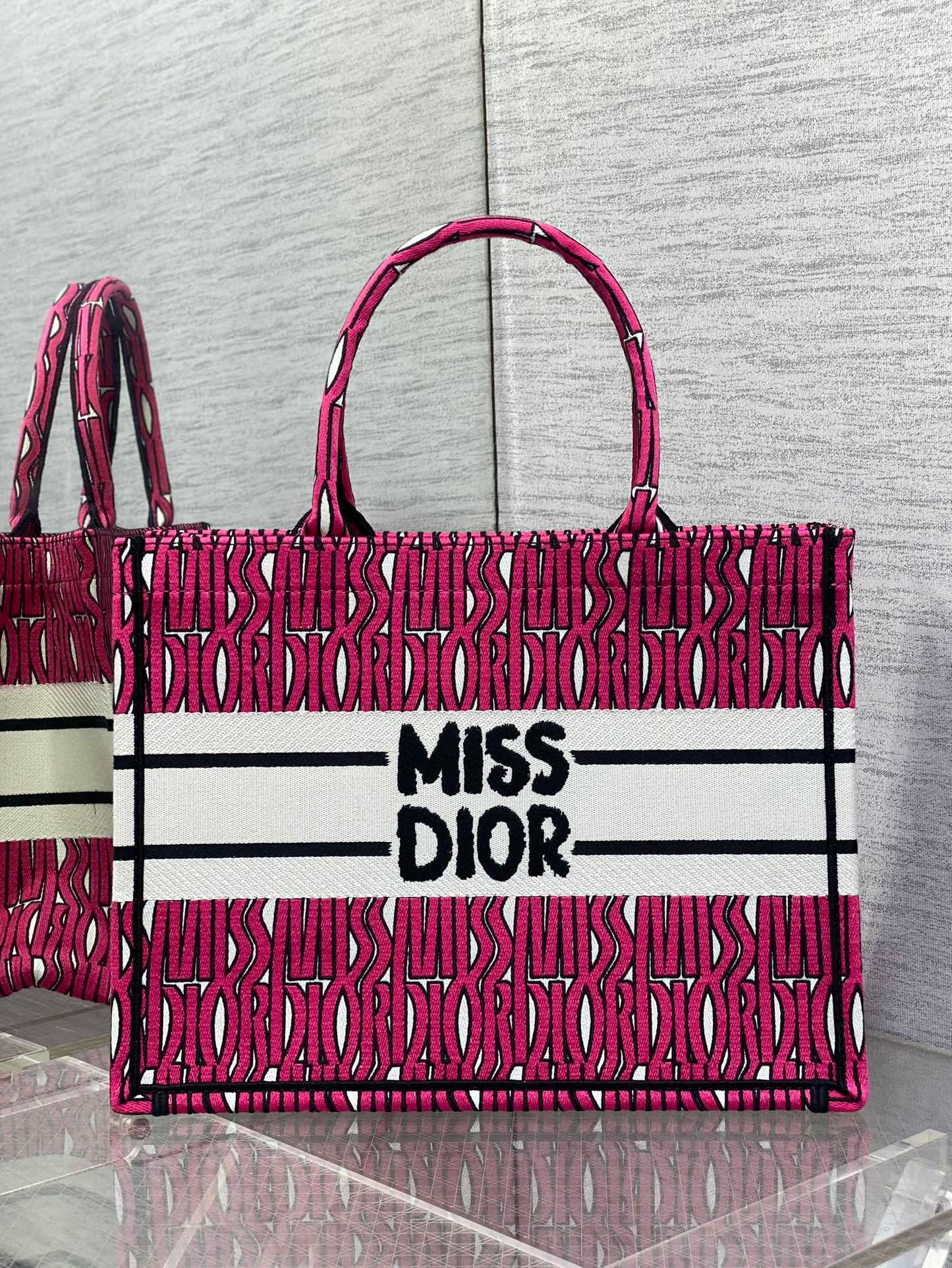 MISS TOTE 36 IN MAGENTA PURPLE CANVAS