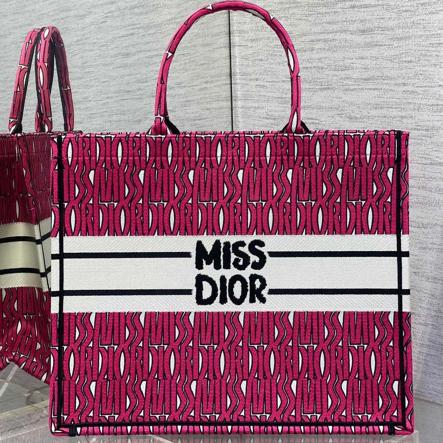 MISS LARGE TOTE 42 IN MAGENTA PURPLE CANVAS