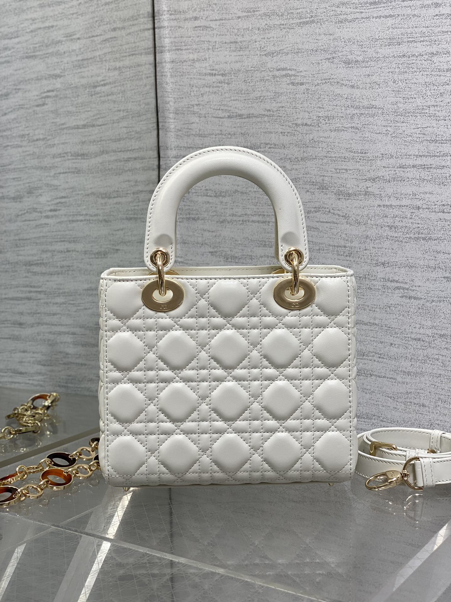 SMALL 20 LADY BAG IN WHITE MACROCANNAGE LAMBSKIN WITH GOLD HARDWARE