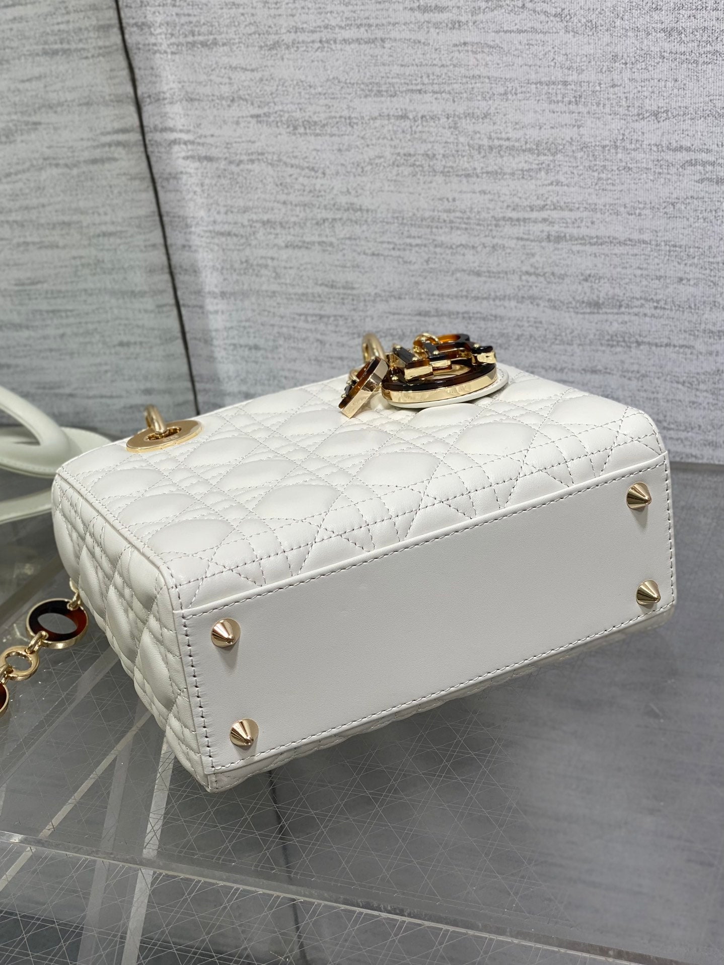 SMALL 20 LADY BAG IN WHITE MACROCANNAGE LAMBSKIN WITH GOLD HARDWARE