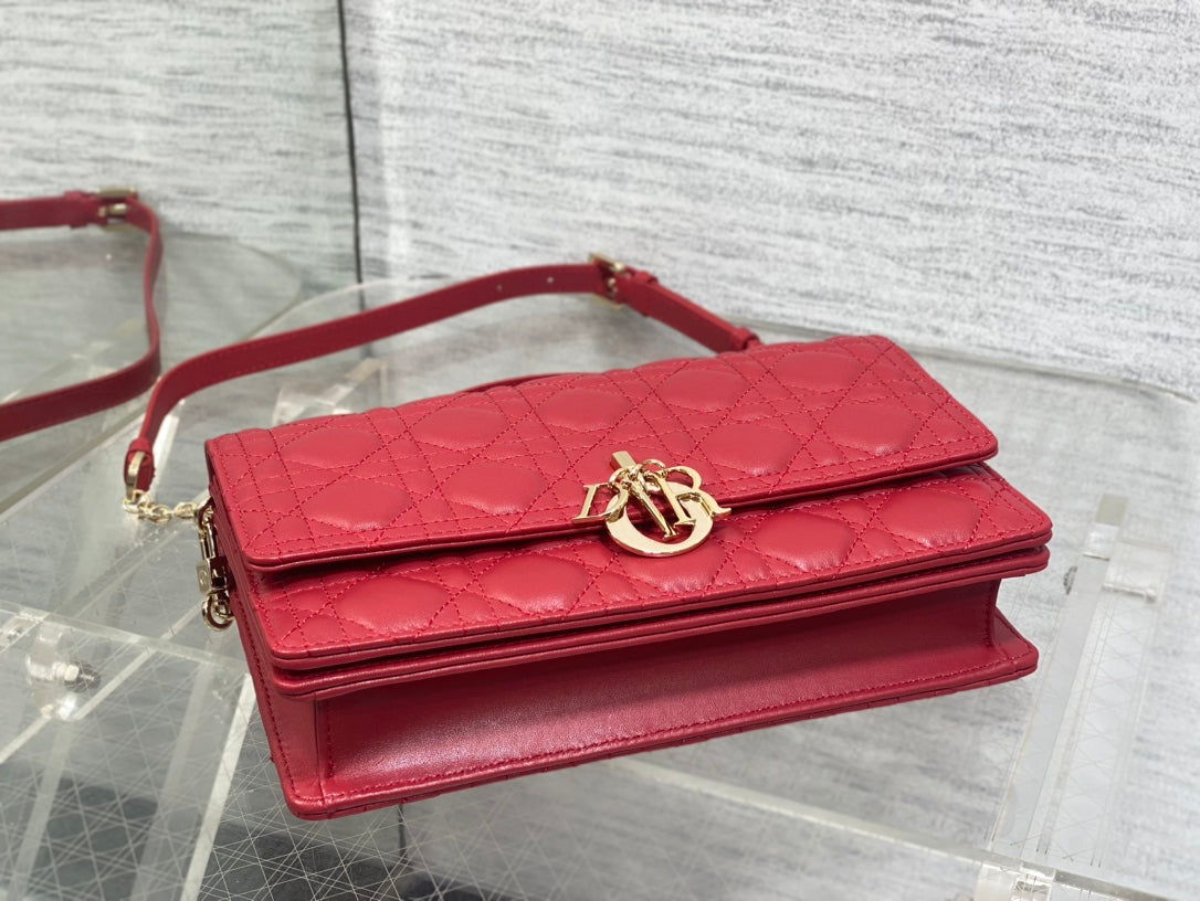 MINI BAG 24 IN RUBBY RED PATENT CANNAGE CALFSKIN