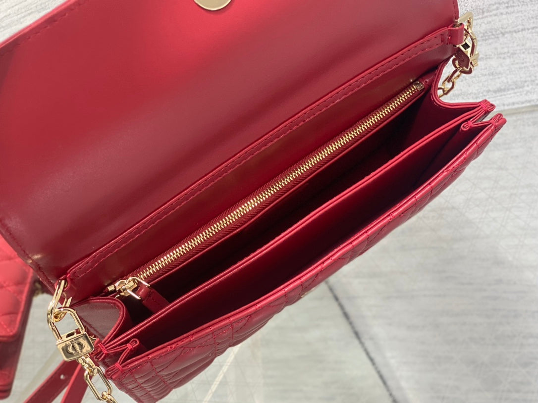 MINI BAG 24 IN RUBBY RED PATENT CANNAGE CALFSKIN