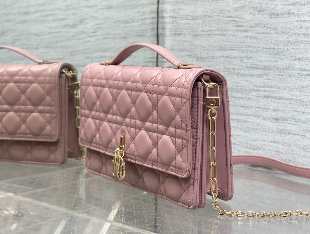 MINI BAG 24 IN ROSE PINK PATENT CANNAGE CALFSKIN