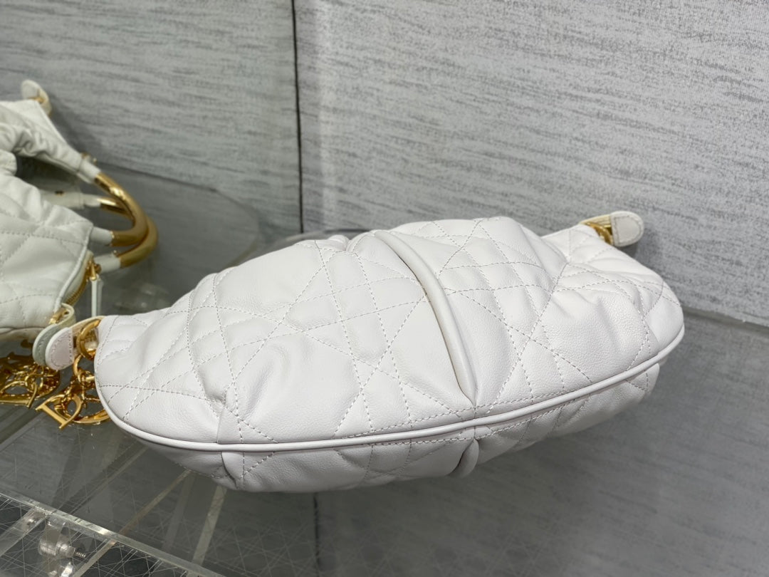 WALK IN PURSE 36 BAG WHITE LAMBSKIN WITH GOLD HARDWARE