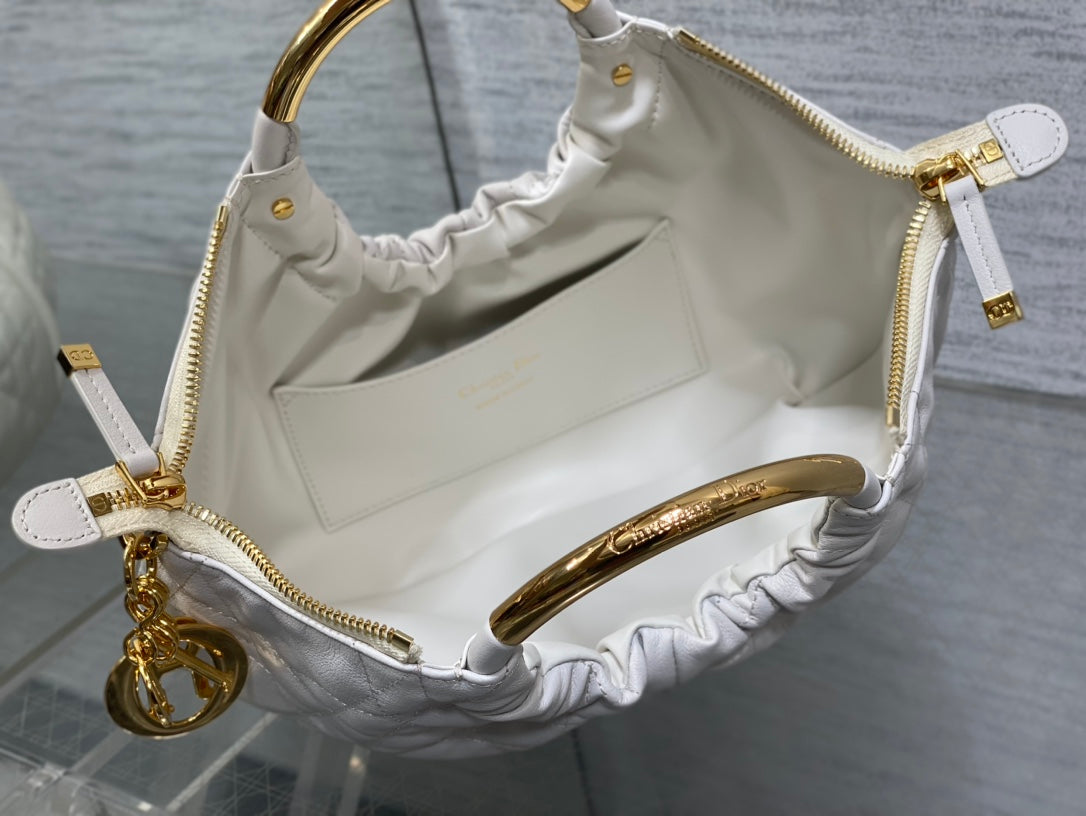 WALK IN PURSE 36 BAG WHITE LAMBSKIN WITH GOLD HARDWARE