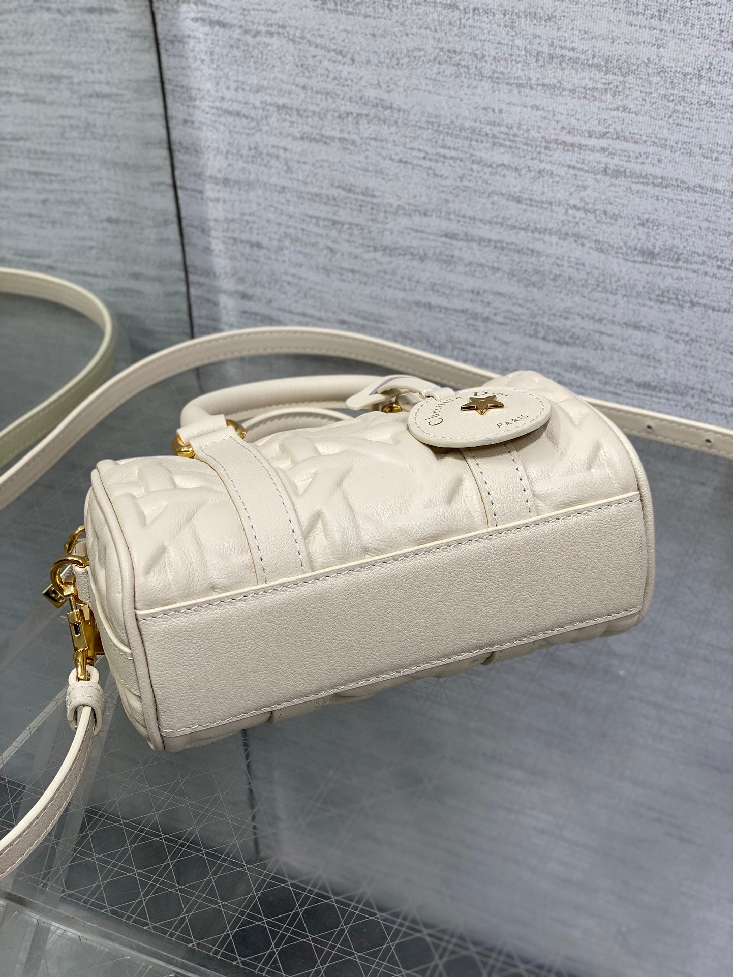 GROOVE 17 BAG IN WHITE CREAM MACROCANNAGE CALFSKIN WITH GOLD HARDWARE