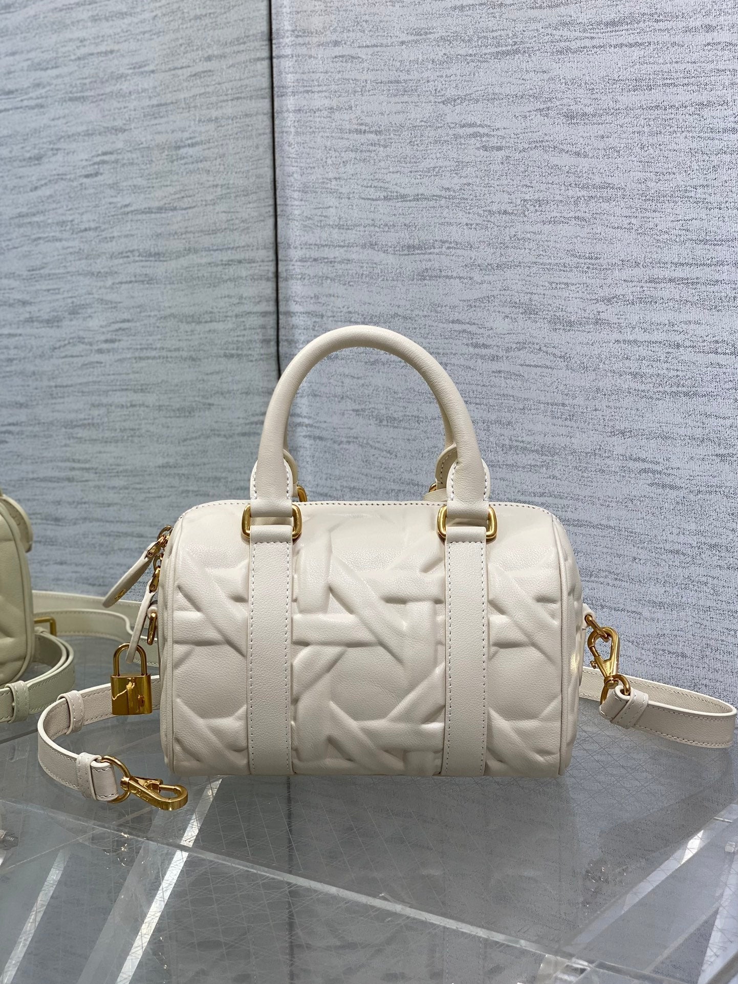 GROOVE 20 BAG IN WHITE CREAM MACROCANNAGE CALFSKIN WITH GOLD HARDWARE