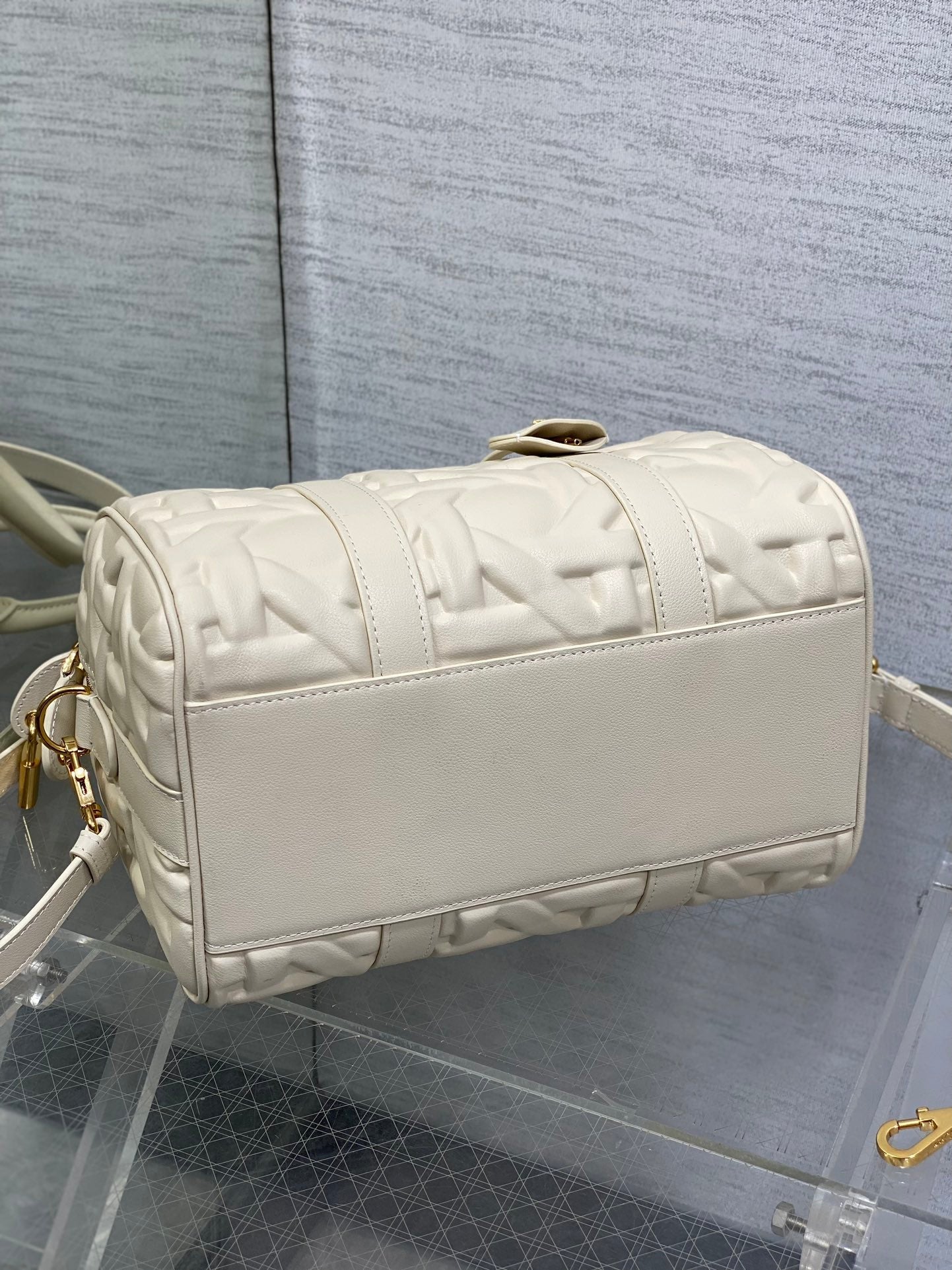 GROOVE 25 BAG IN WHITE CREAM MACROCANNAGE CALFSKIN WITH GOLD HARDWARE