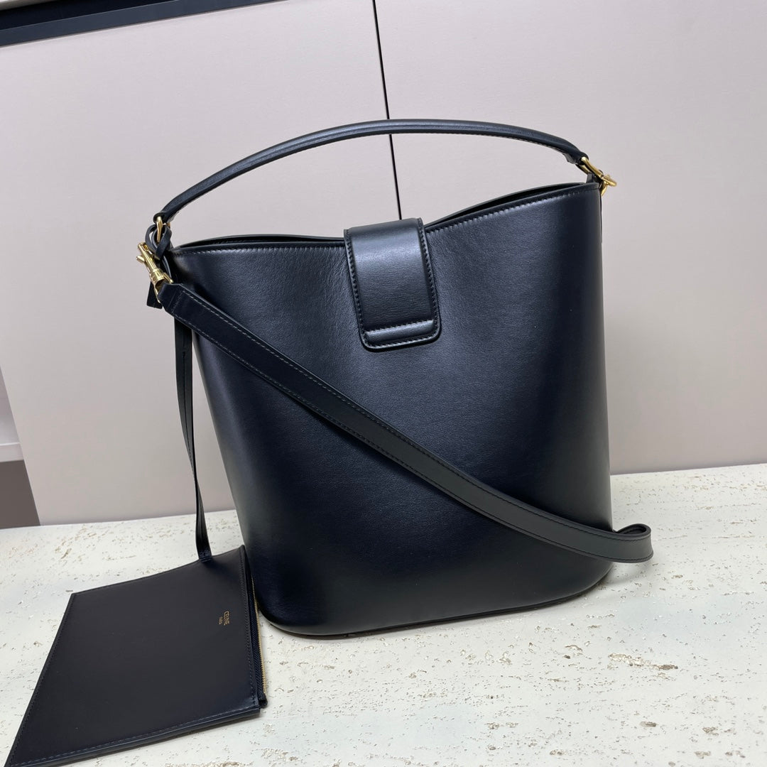 MEDIUM 28 LOUISE BAG IN BLACK SMOOTH CALFSKIN