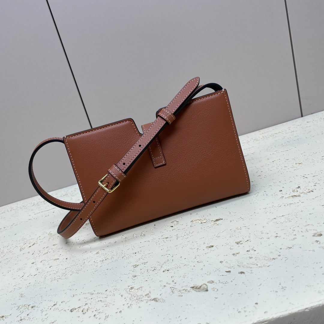 MINI 18 STRAP POCHETTE IN BRONZE BROWNN SUPPLE CALFSKIN