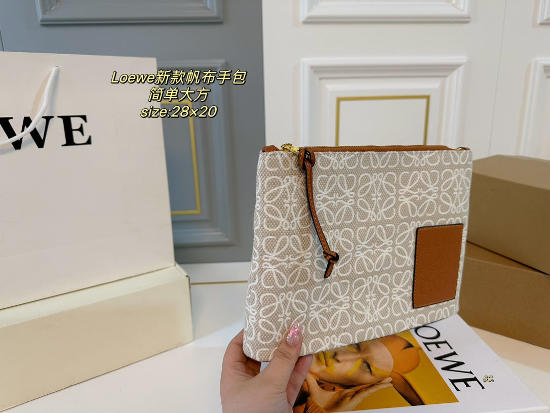 LOE 28 CLUTCH BAG IN BEIGE ANAGRAM JACQUARD