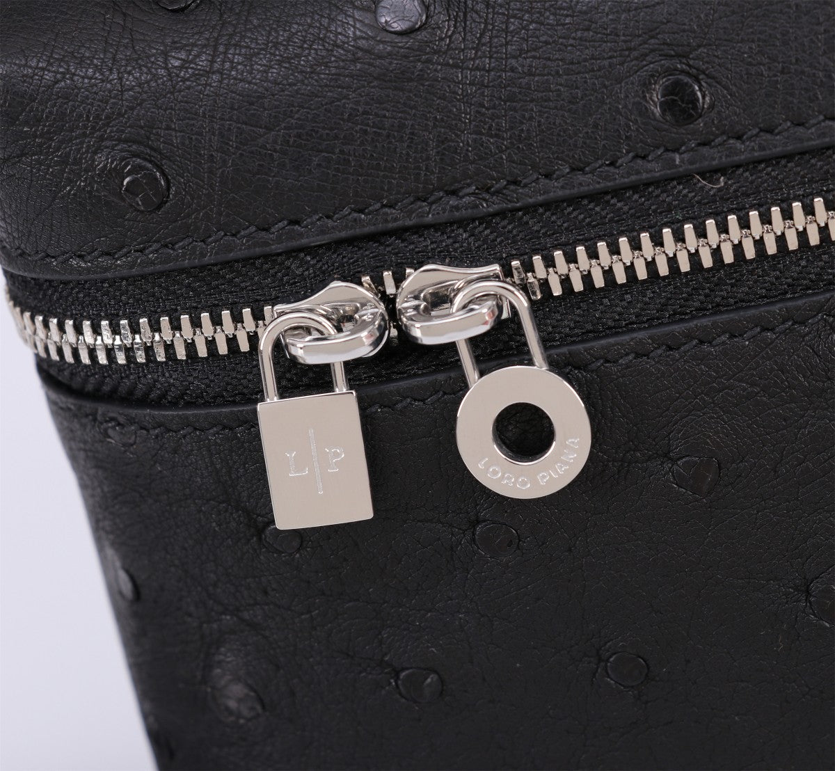 EXTRA POCKET L19 IN BLACK OSTRICH LEATHER