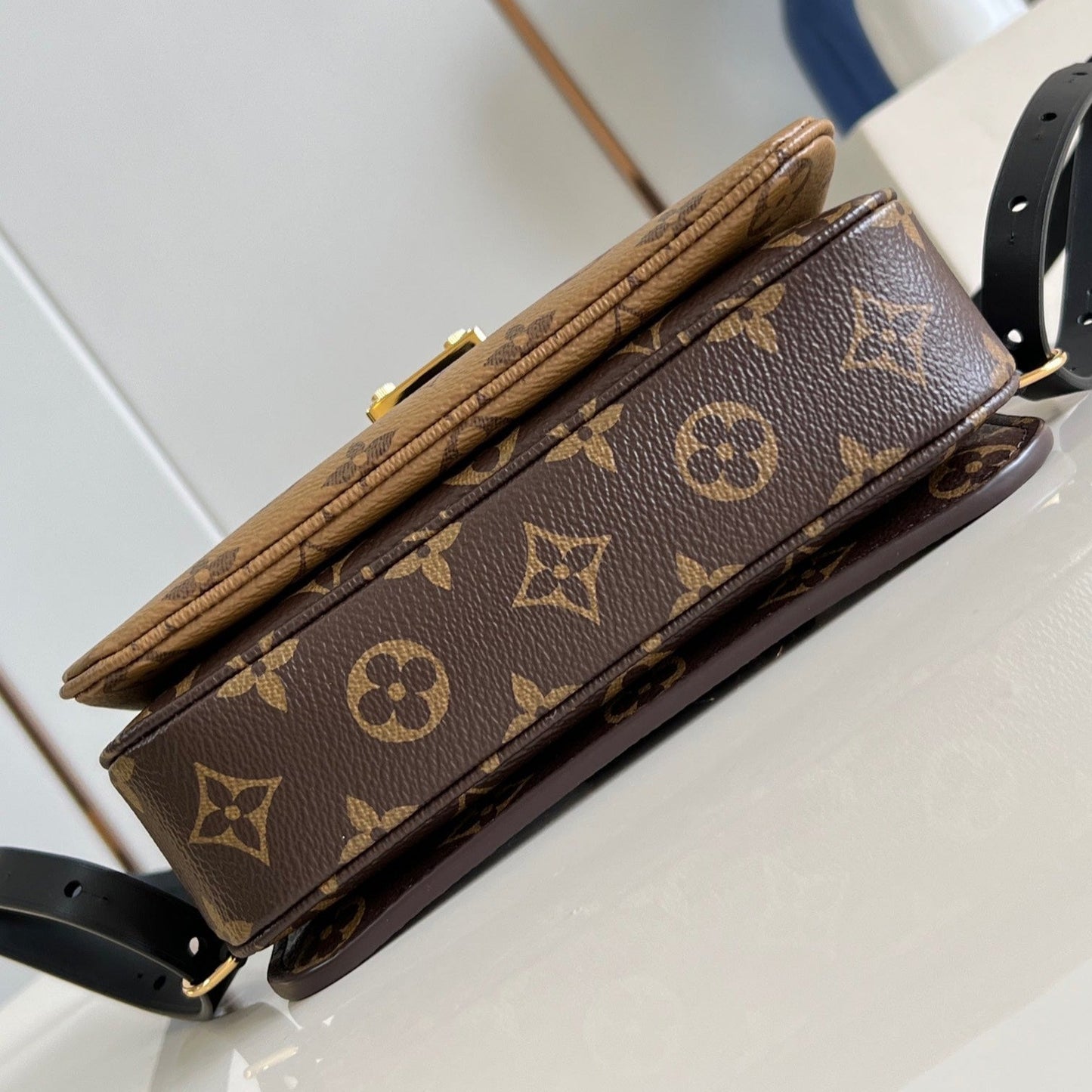 POCHETTE MÉTIS 20 IN BROWN MONOGRAM AND MONOGRAM REVERSE CANVAS GOLD BUCKLE