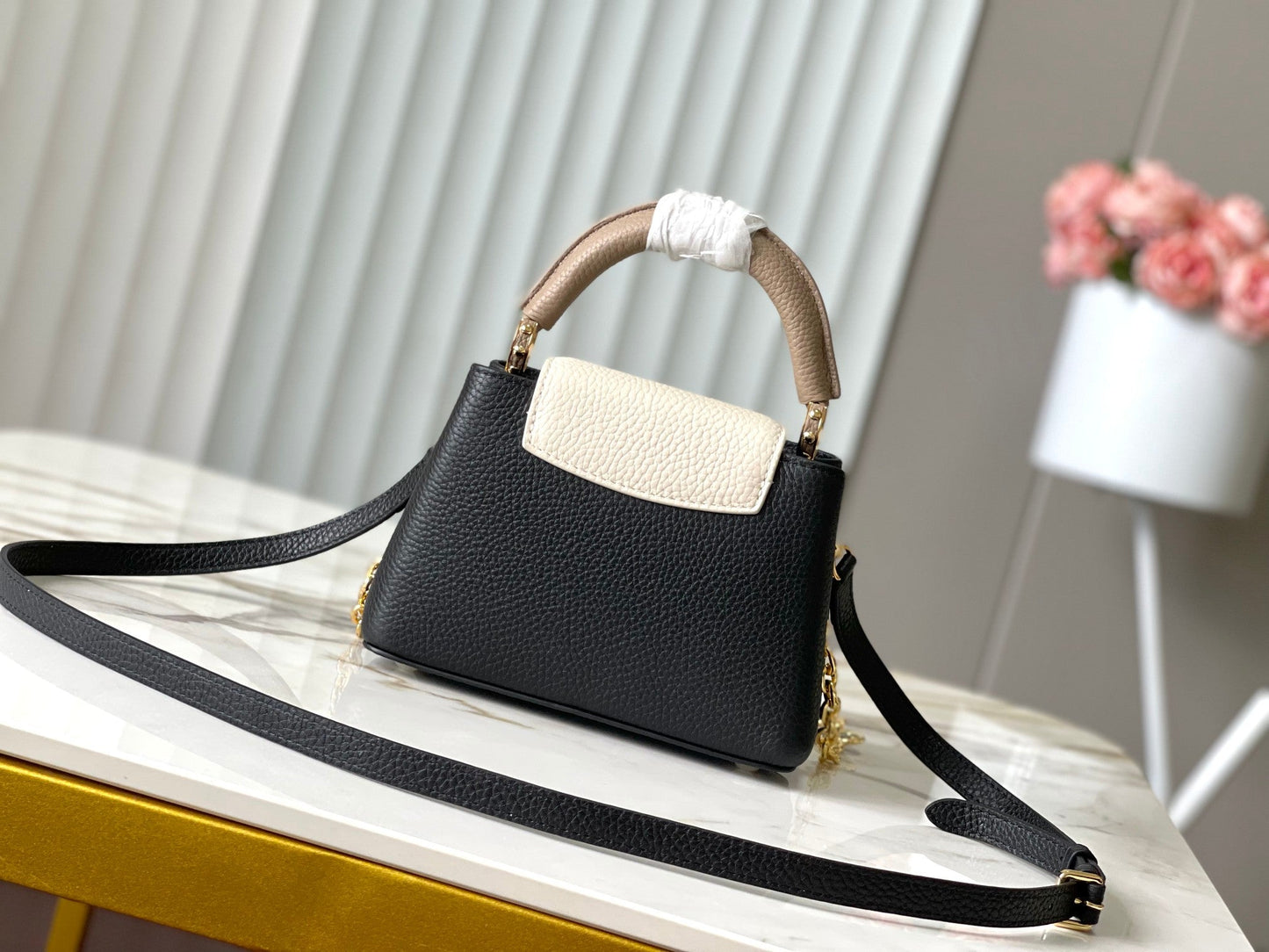 CAPUCINES MINI 21 IN BLACK MIX WHITE TAURILLON GOLD HARDWARE