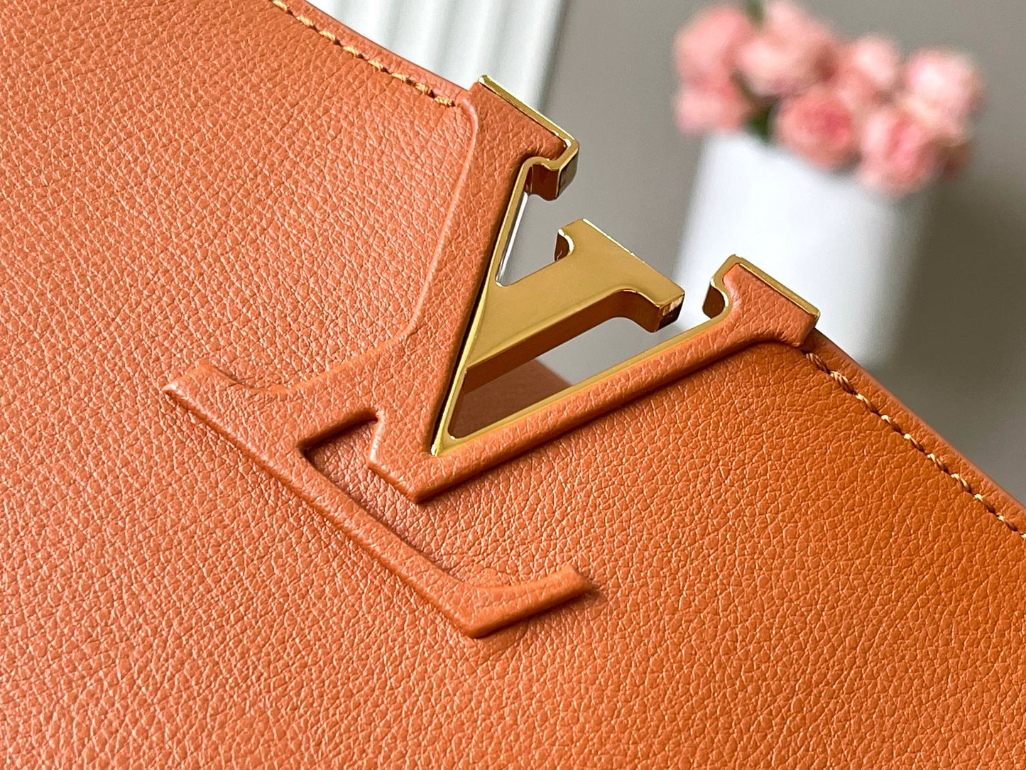 CAPUCINES SOUPLE GM 38 IN COGNAC CALFSKIN GOLD HARDWARE