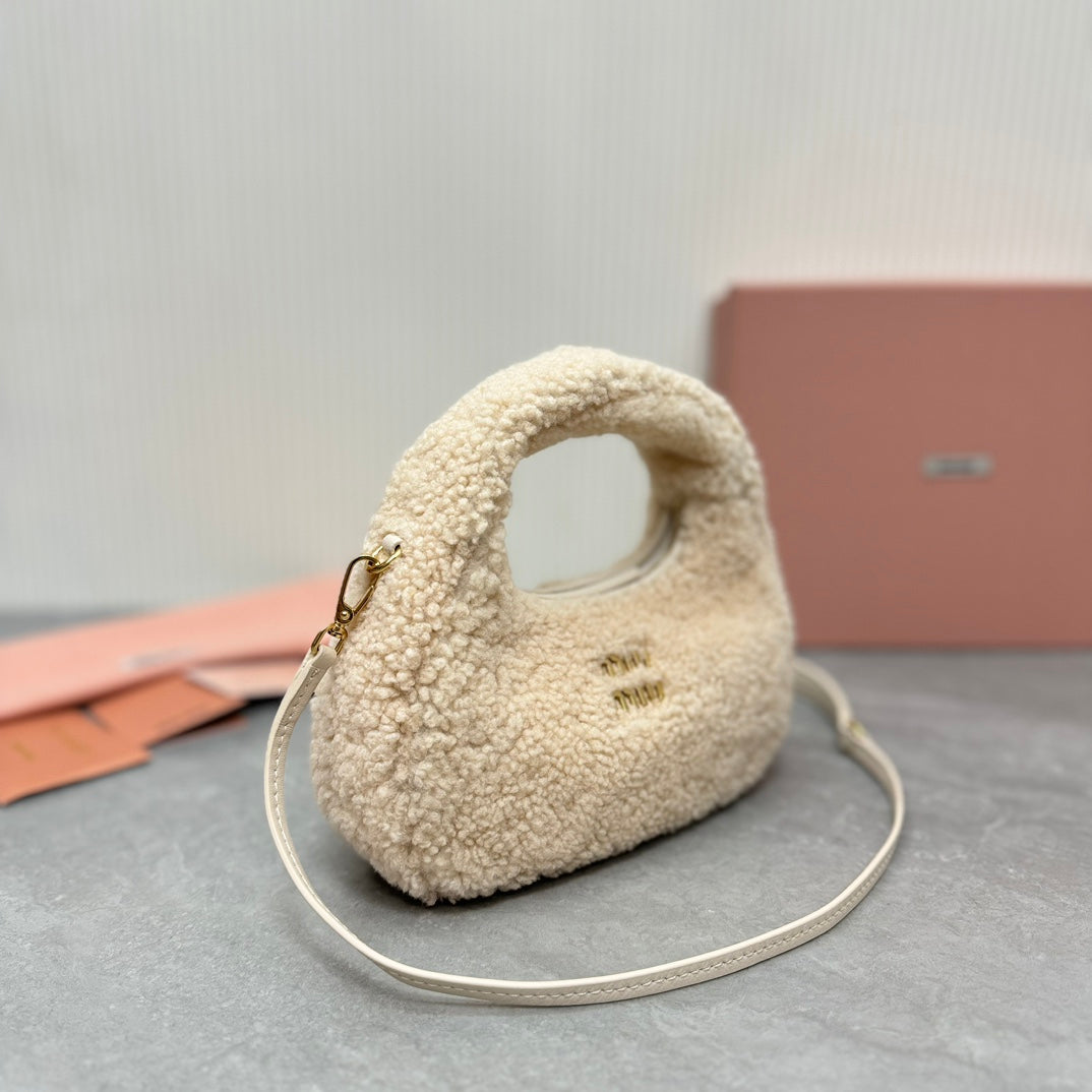 WANDER MINI HOBO BAG 17 IN BEIGE SHEARLING