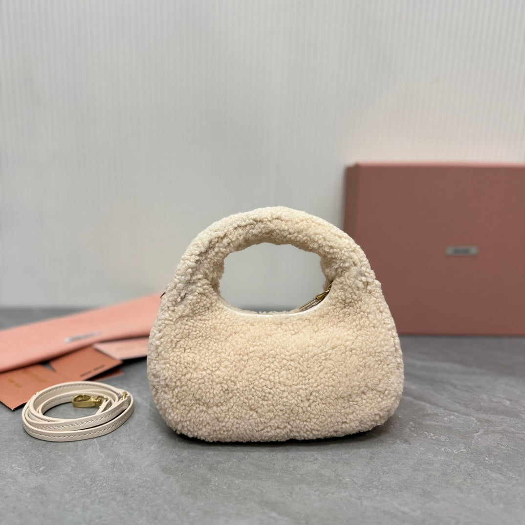 WANDER MINI HOBO BAG 17 IN BEIGE SHEARLING