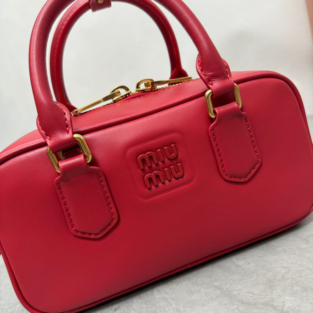 ARCADIE BAG 22 IN RED CALFSKIN GOLD HARDWARE