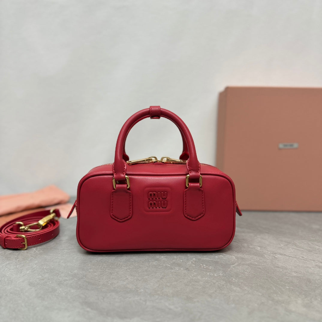 ARCADIE BAG 22 IN RED CALFSKIN GOLD HARDWARE