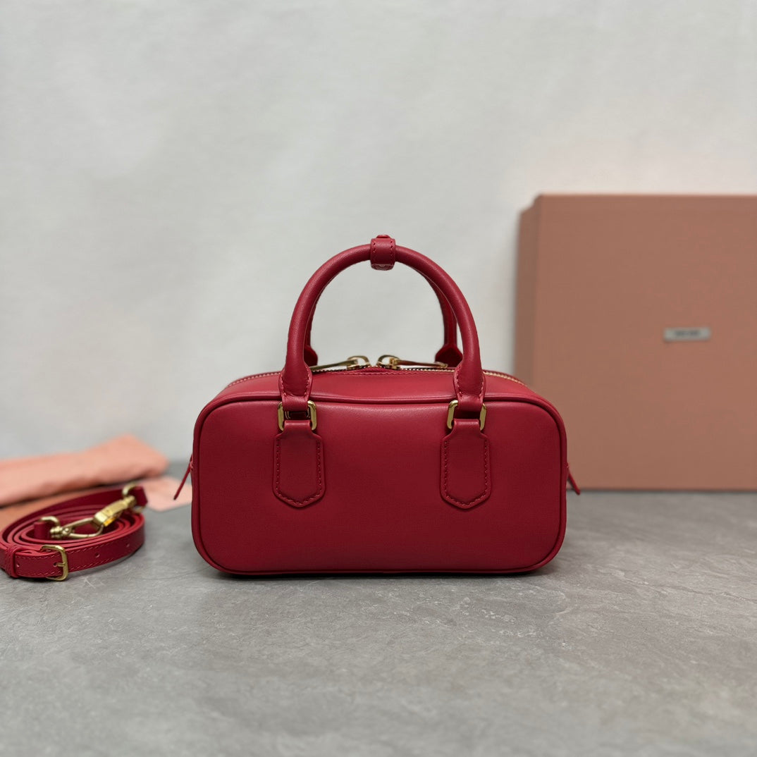 ARCADIE BAG 22 IN RED CALFSKIN GOLD HARDWARE