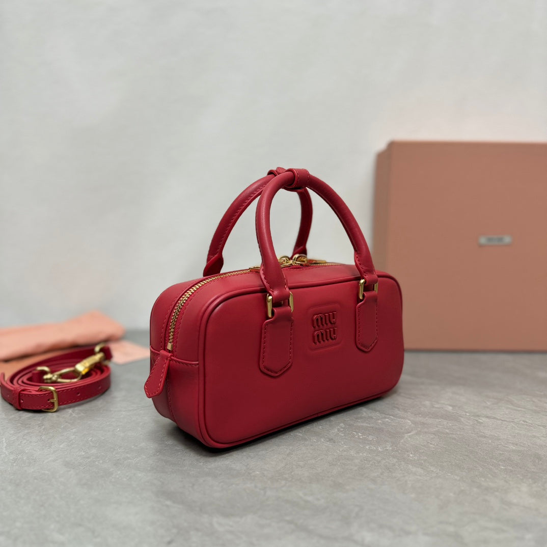 ARCADIE BAG 22 IN RED CALFSKIN GOLD HARDWARE