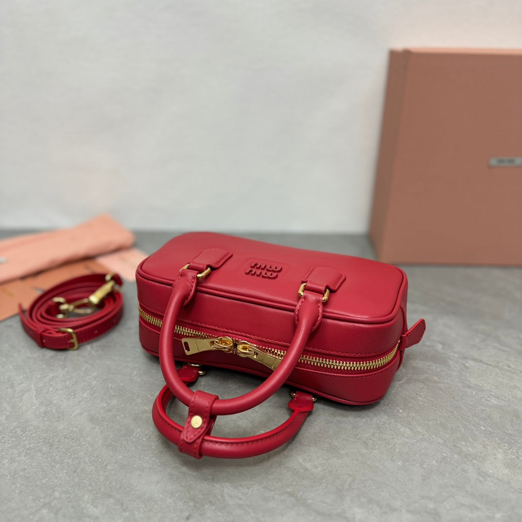 ARCADIE BAG 22 IN RED CALFSKIN GOLD HARDWARE