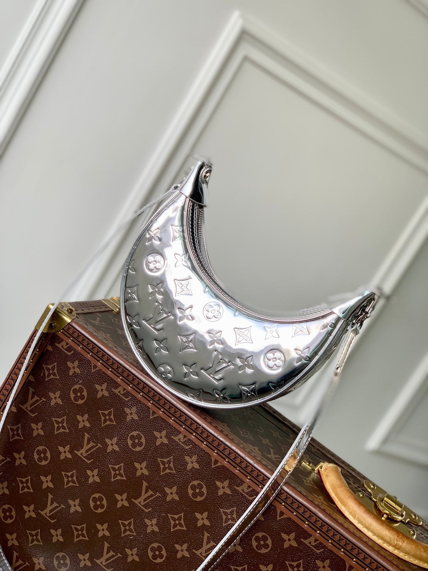 LOOP 23 IN SILVER MONOGRAM EMBOSSED CALFSKIN