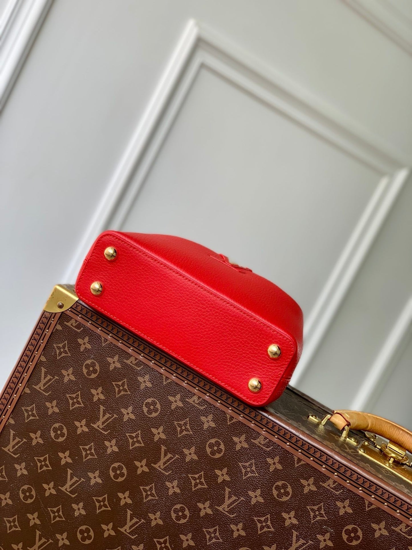 CAPUCINES MINI 23 IN RED TAURILLON GOLD HARDWARE