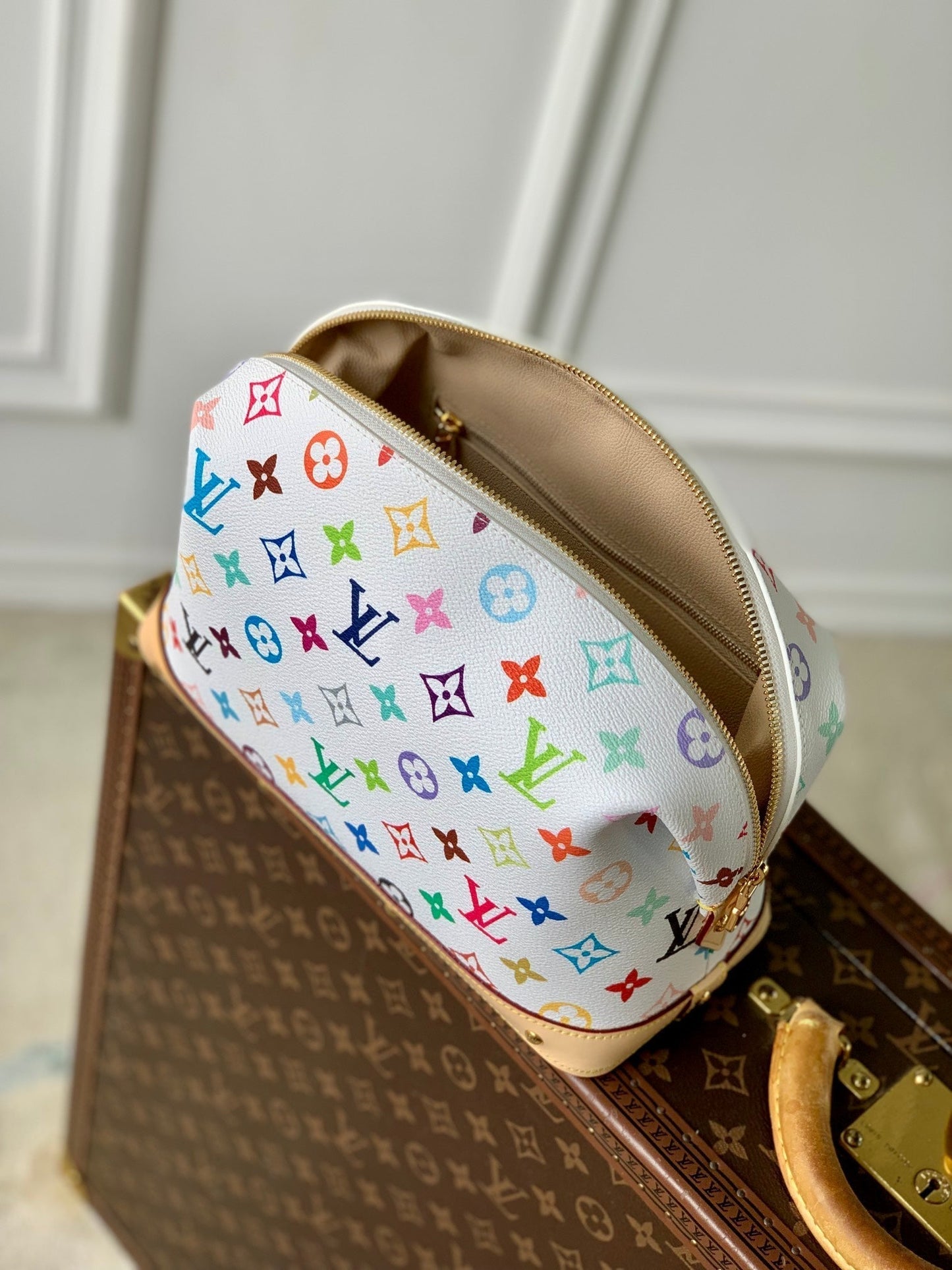 COSMETIC POUCH GM 27 IN MULTICOLOR MONOGRAM CANVAS