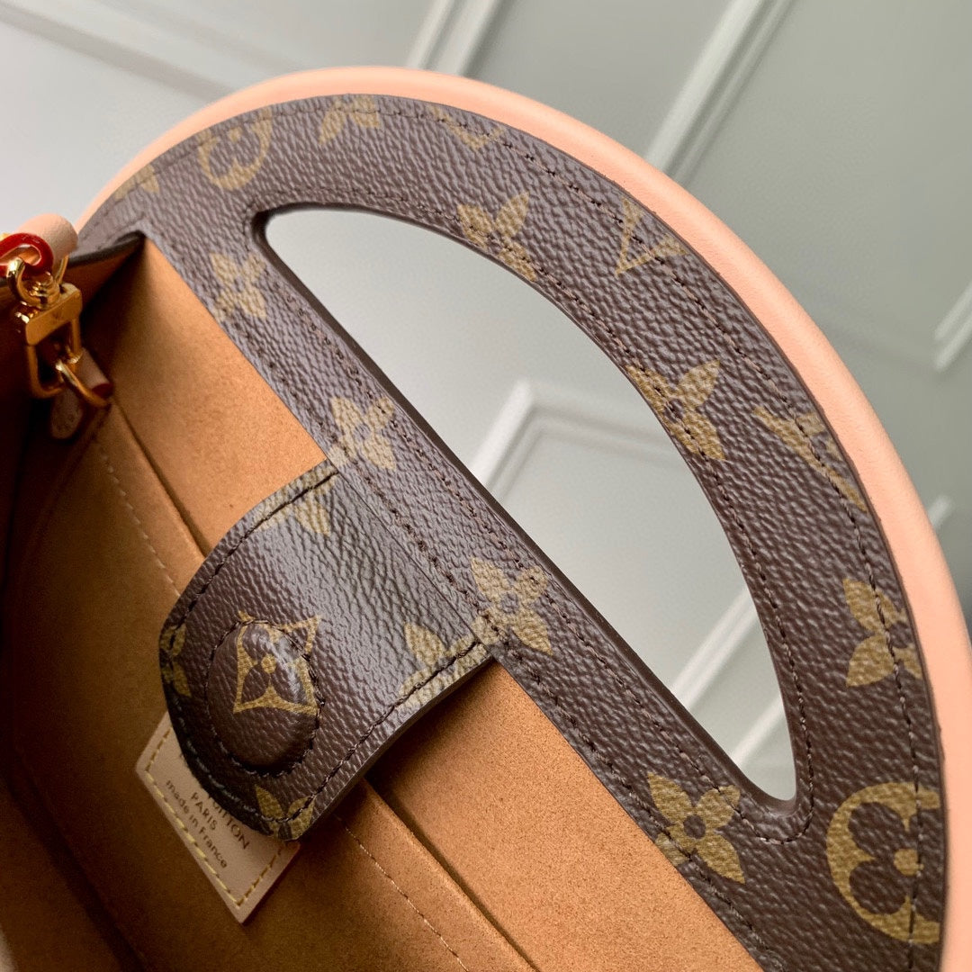 AROUND ME PM 22 IN BROWN MONOGRAM CANVAS