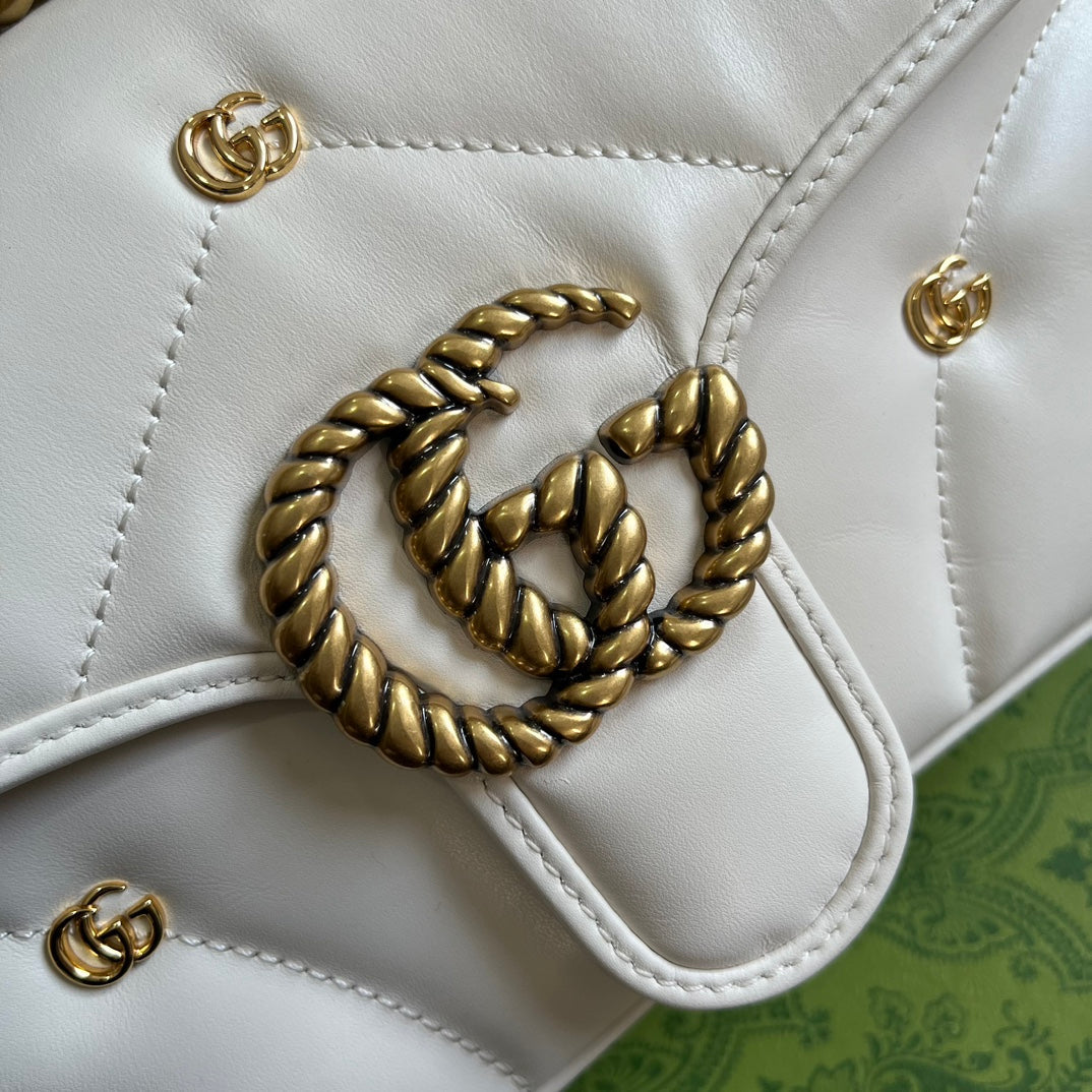 GG MARMONT MEDIUM 26 BAG IN WHITE LAMBSKIN